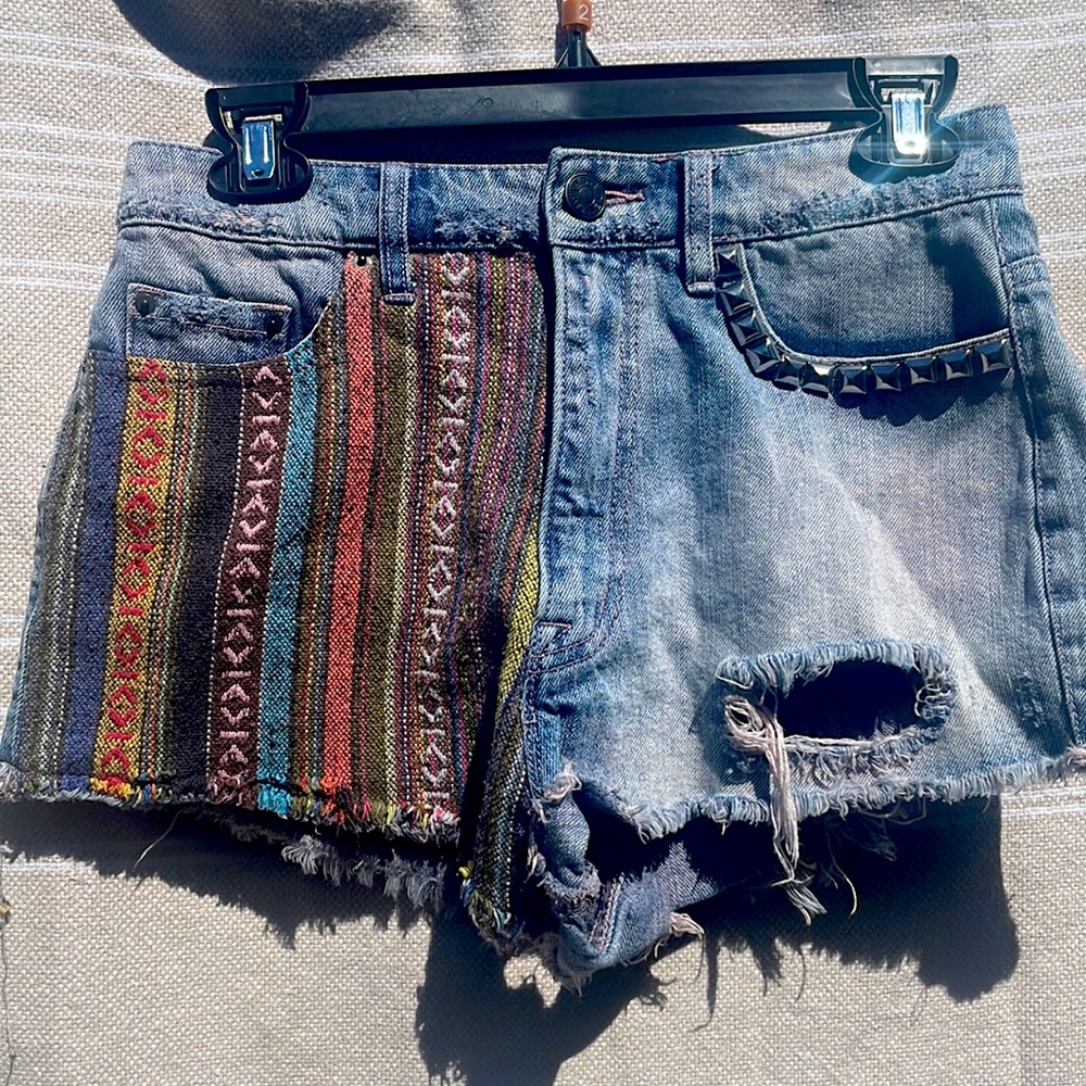 BDG shorts with rhinestones